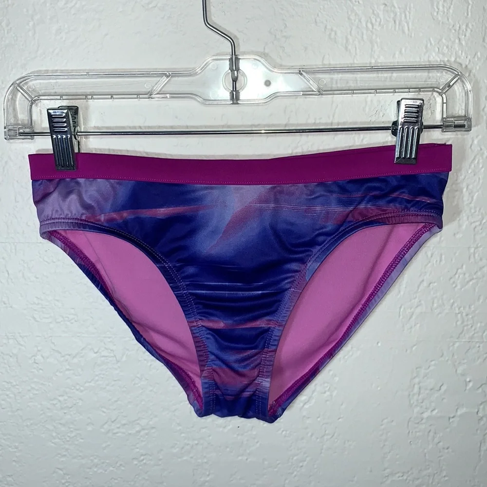 Under Armour HeatGear Two-Piece Swimsuit (Size 12)